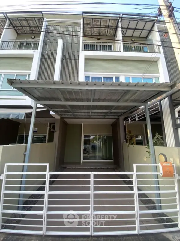 image_rental-6741789