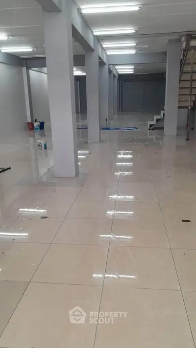 Spacious commercial property with open layout and tiled flooring