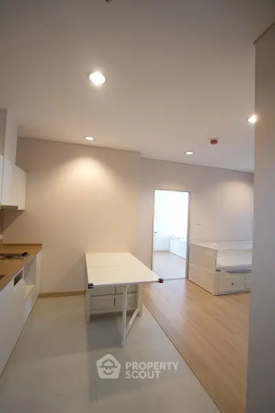  1 Bedroom Condo at Intro Phaholyothin Pradipat-2