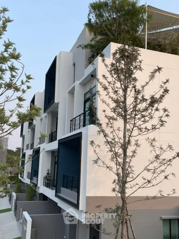 image_rental-11975147