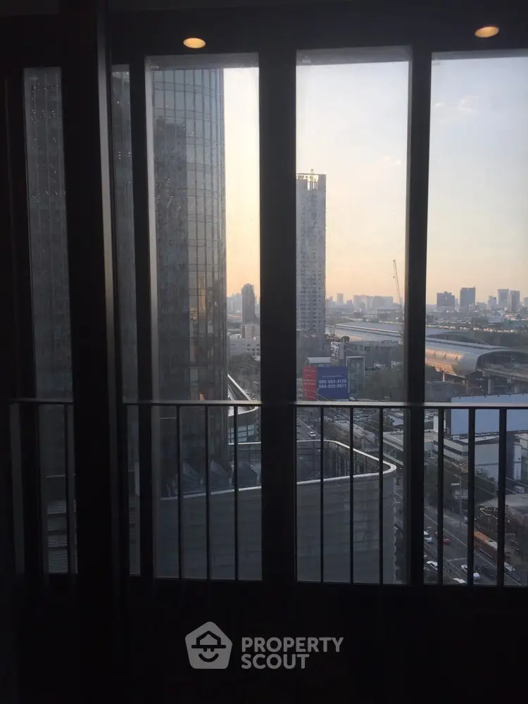  1 Bedroom Condo at Ideo Mobi Asoke Balcony