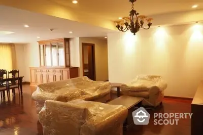  3 Bedrooms Condo -4