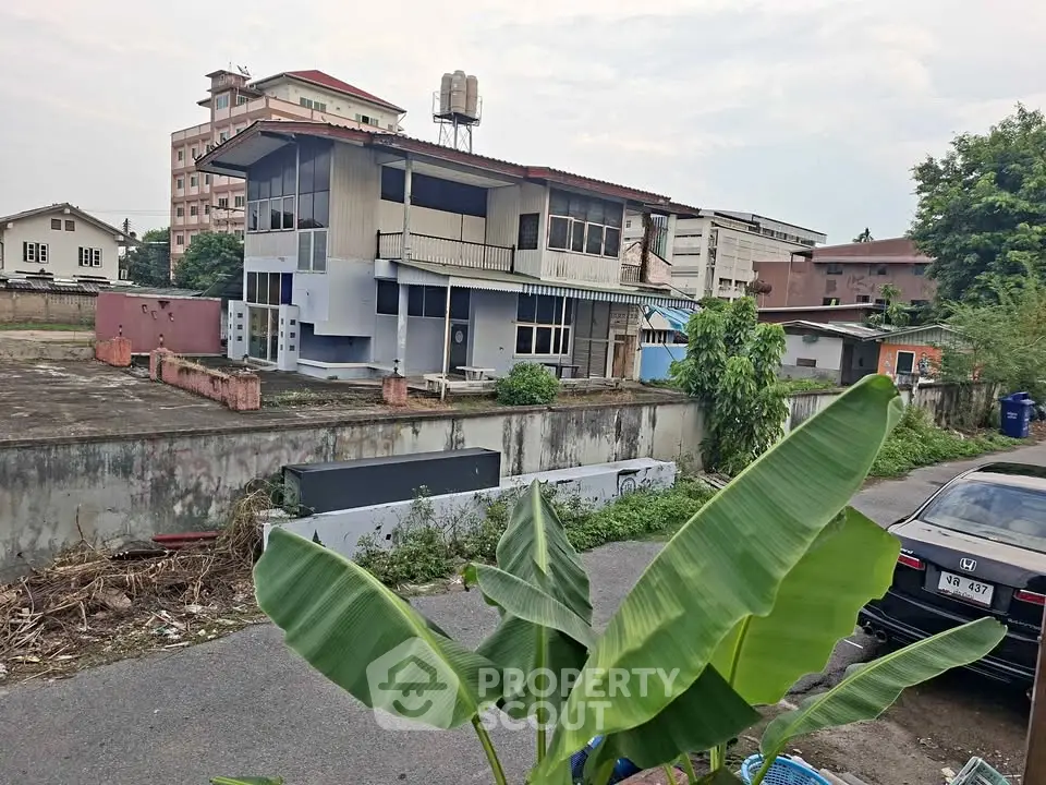 Explore this unique fixer-upper property with great potential in a serene neighborhood, perfect for investment opportunities.