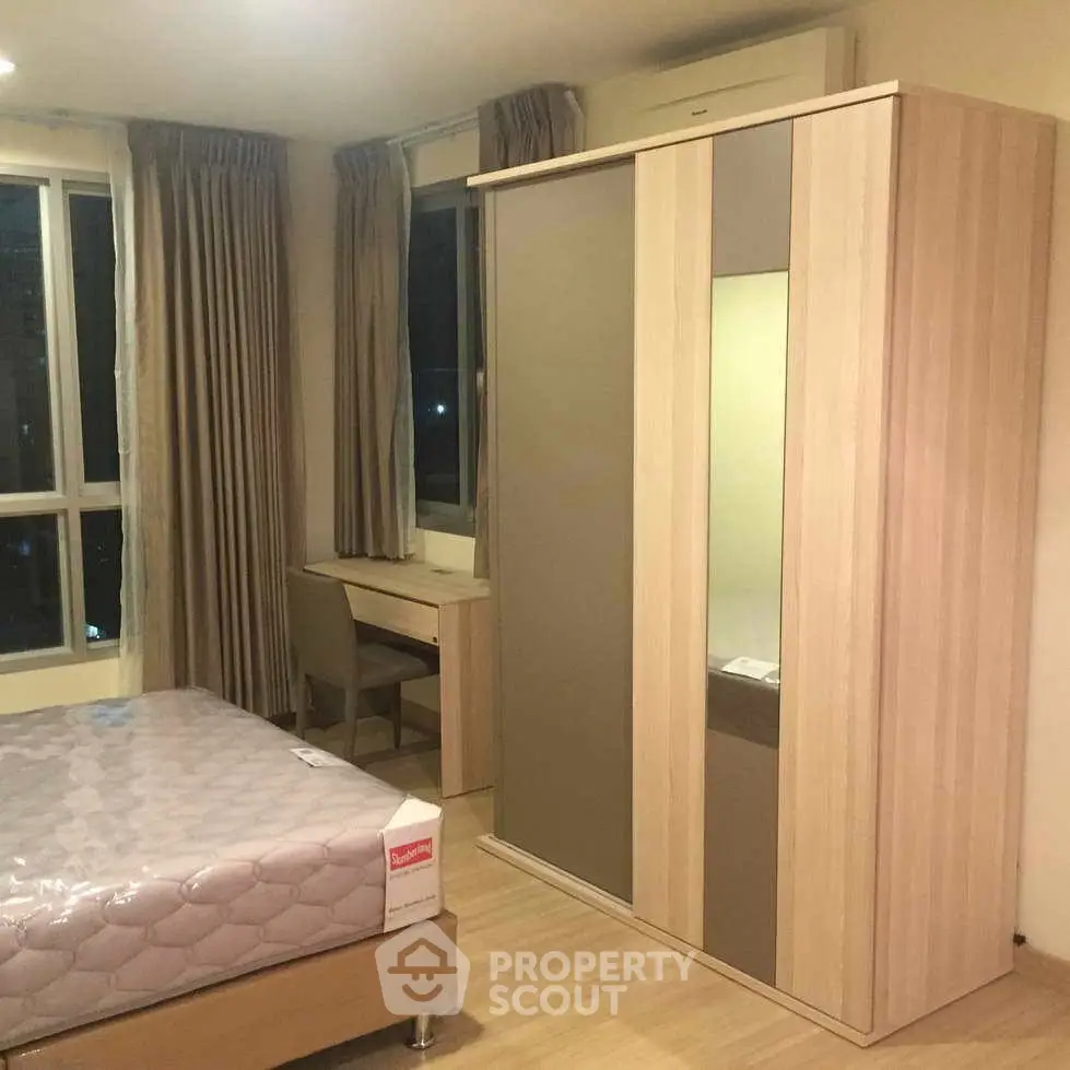  1 Bedroom Condo at Life Sathorn 10-1