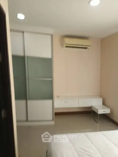 image_rental-28438276