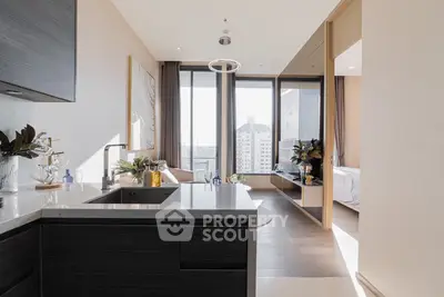 Luxurious modern apartment with open kitchen and stunning city view