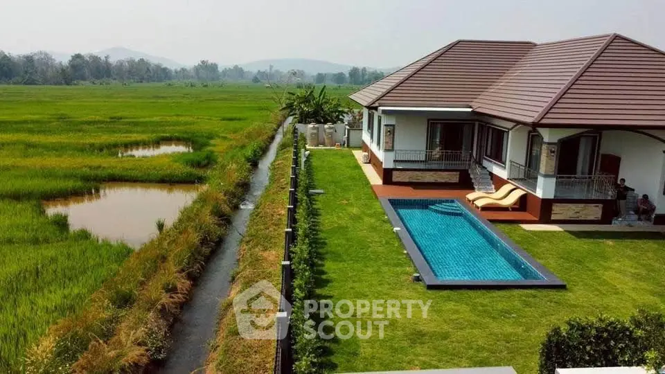 Luxurious villa with private pool and stunning countryside view