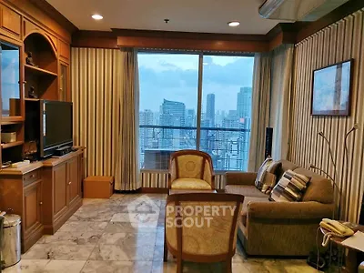 Luxurious living room with stunning city view and elegant furnishings