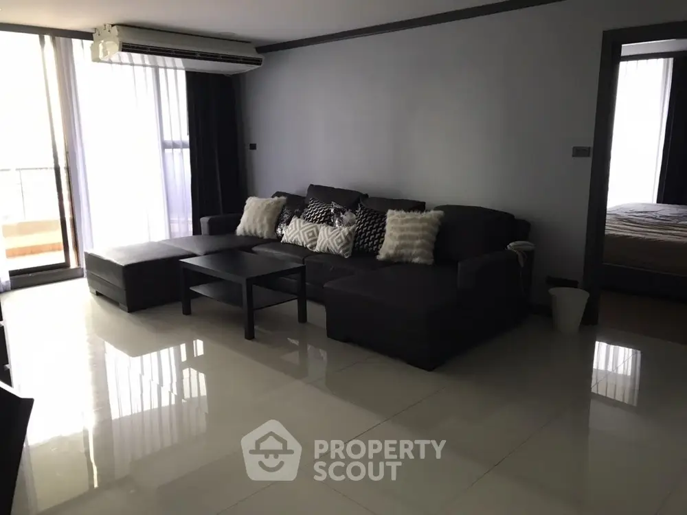  3 Bedrooms Condo at Supalai Place Sukhumvit 39-1