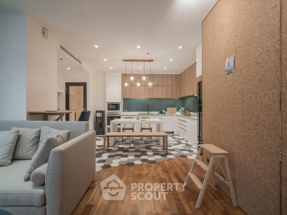 2 Bedrooms Condo -4