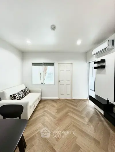 image_rental-30999372