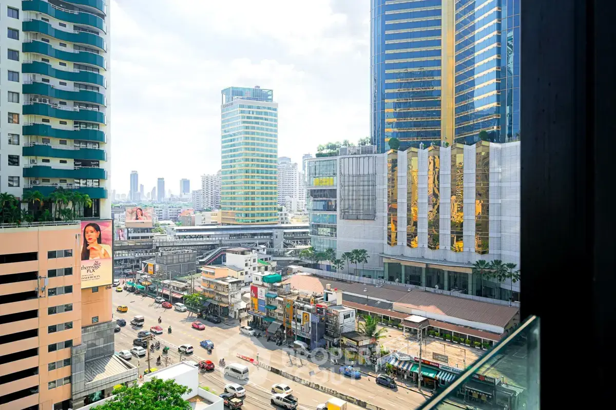 Stunning cityscape view showcasing modern skyscrapers and bustling streets, perfect for urban living enthusiasts.