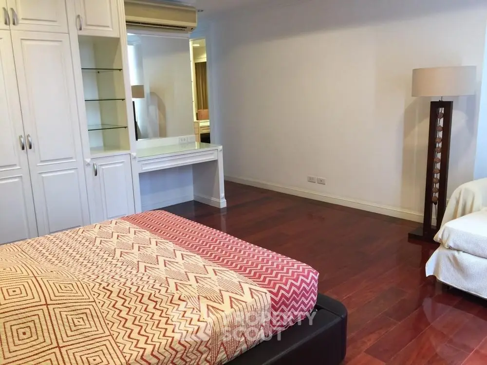  4 Bedrooms Condo at Hampton Thonglor 10-1