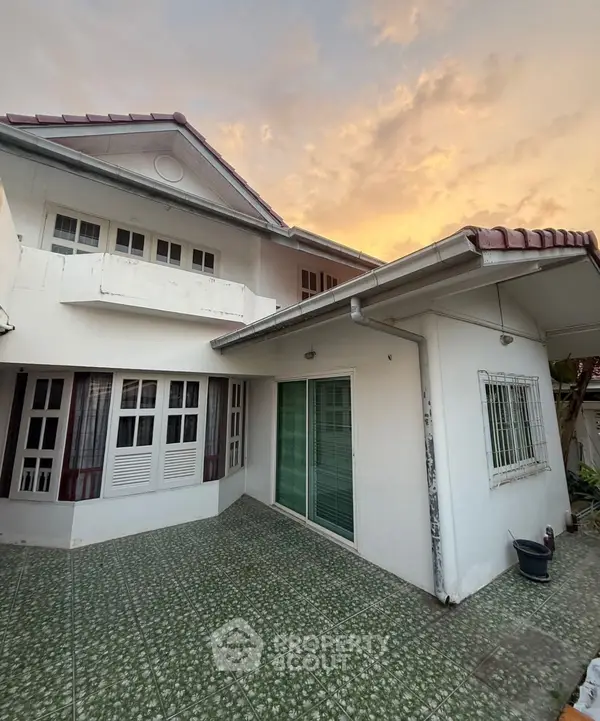 image_rental-28744523